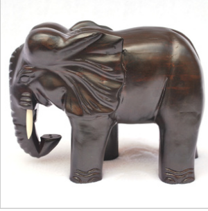 匠心独运 花梨茶盘与根雕茶具套装的工艺美学